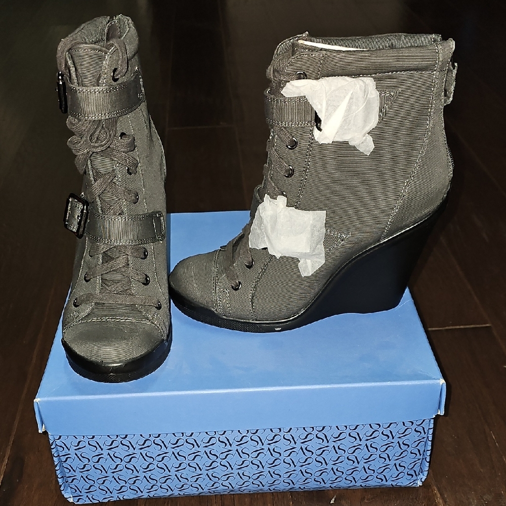 Vera Wang Gray Lace-Up Wedge Boots